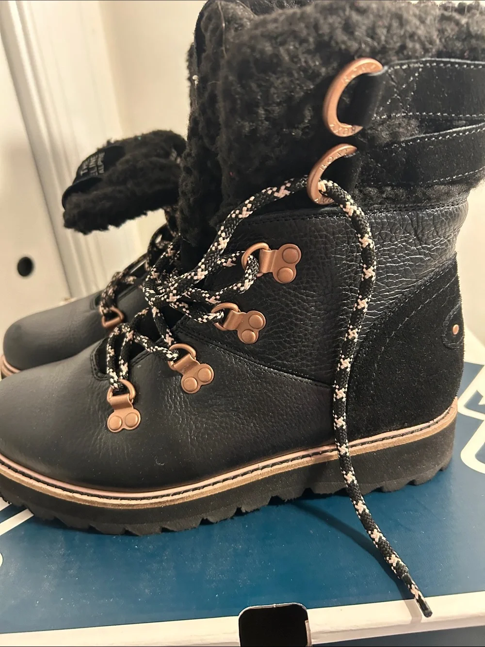 Roxy Black Faux-Leather Snow Boots with Copper Trim